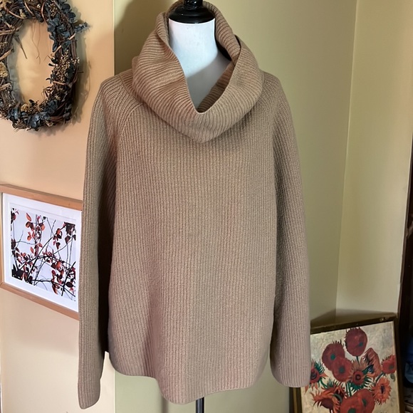 MAXMARA Size XL Oversized Ribbed Taupe Turtleneck 100% Pure New Wool Luxe $649 - Picture 3 of 11